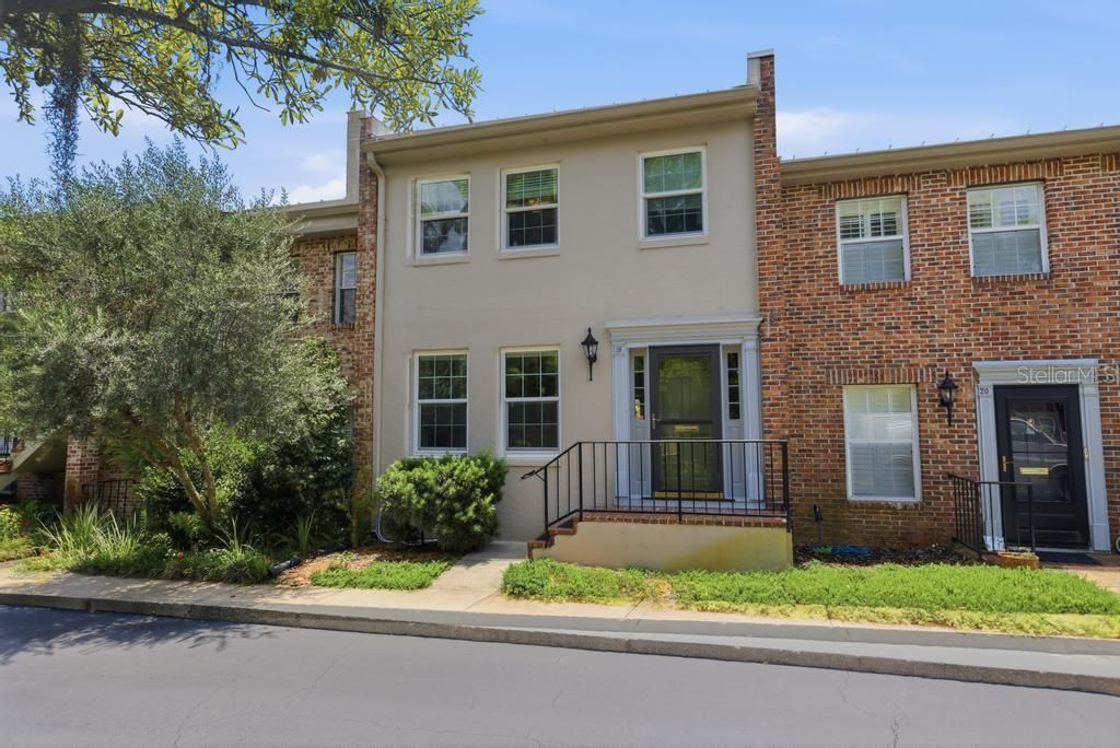 For Sale: $237,000 (2 beds, 2 baths, 1360 Square Feet)