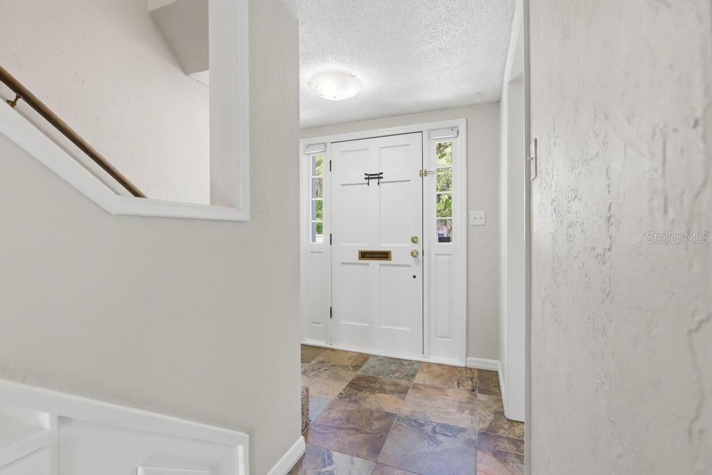 For Sale: $237,000 (2 beds, 2 baths, 1360 Square Feet)