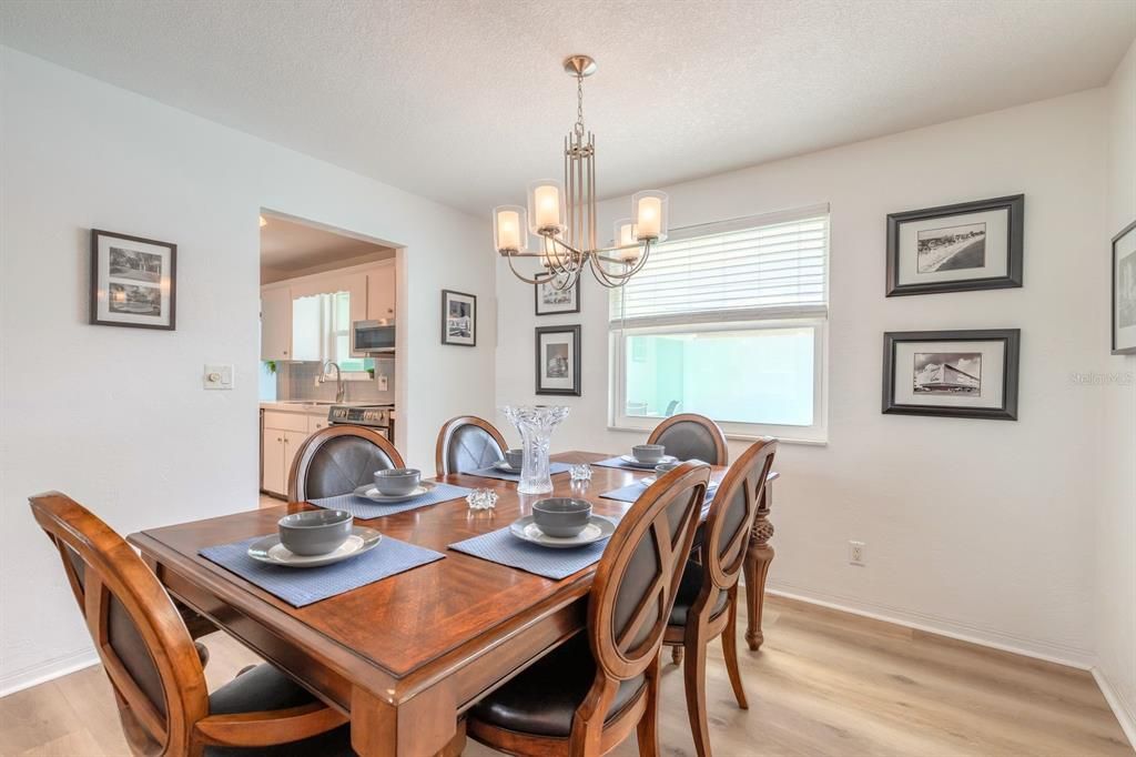 For Sale: $525,000 (2 beds, 2 baths, 1649 Square Feet)