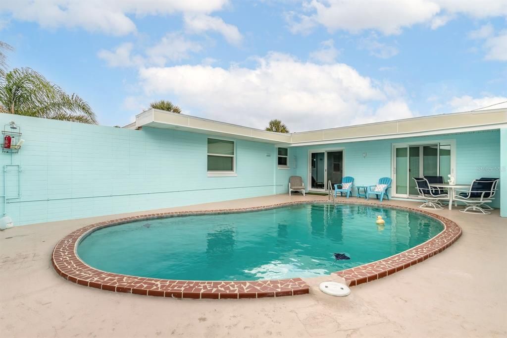 For Sale: $525,000 (2 beds, 2 baths, 1649 Square Feet)