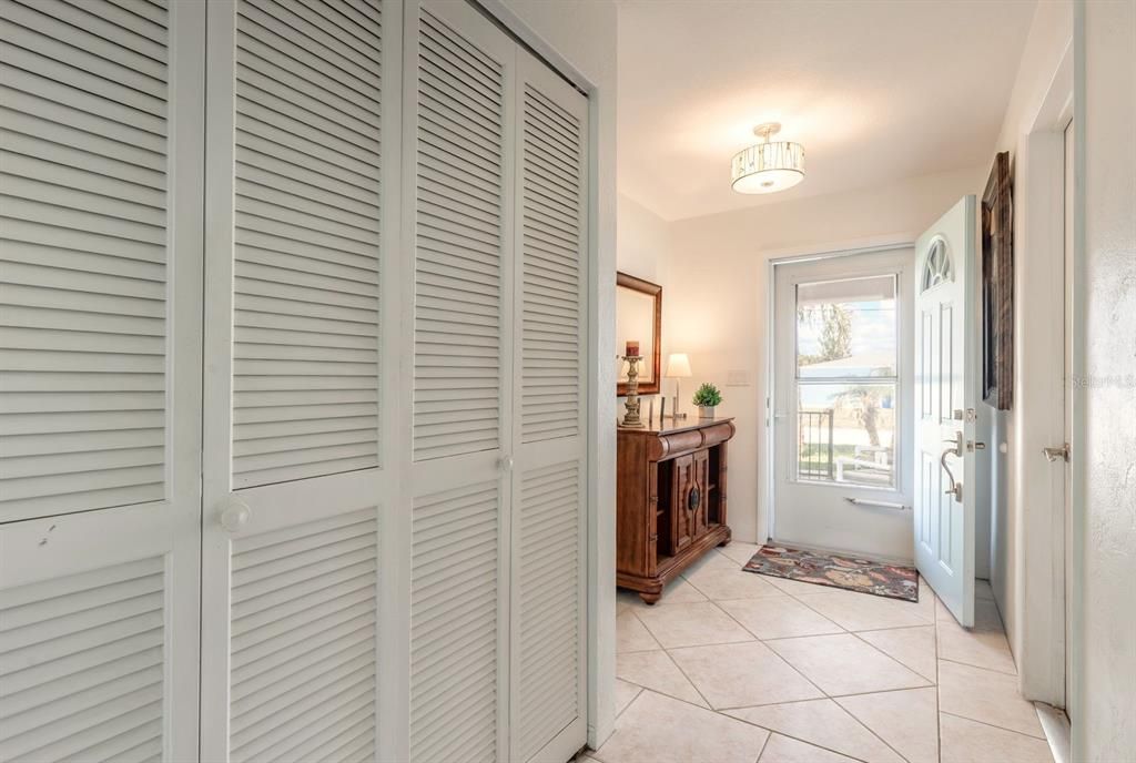 For Sale: $525,000 (2 beds, 2 baths, 1649 Square Feet)