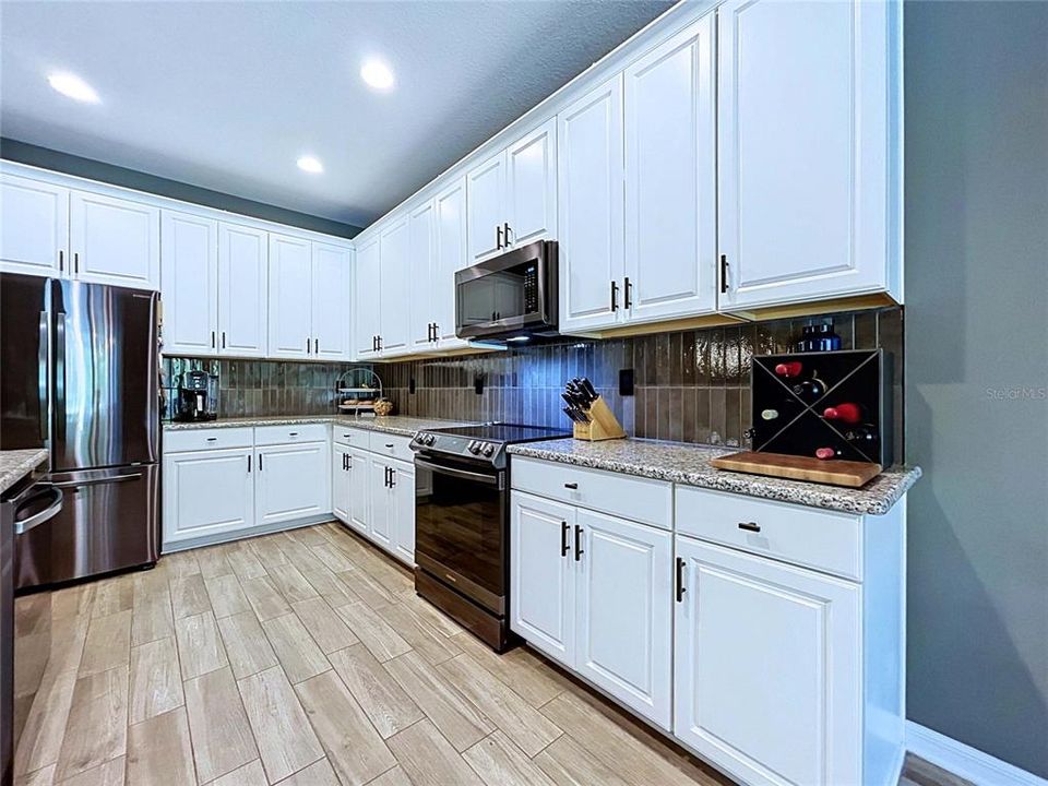 На продажу: $547,900 (4 спален, 3 ванн, 2313 Квадратных фут)