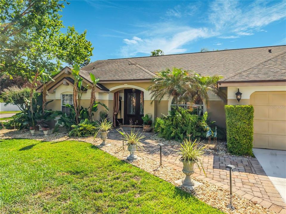 For Sale: $550,000 (3 beds, 2 baths, 1820 Square Feet)