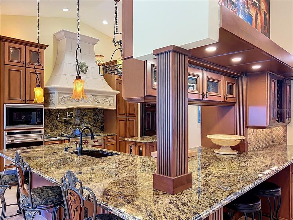 For Sale: $550,000 (3 beds, 2 baths, 1820 Square Feet)