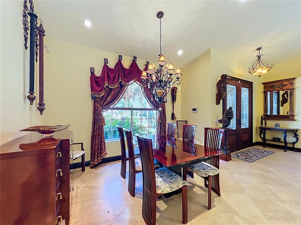 For Sale: $550,000 (3 beds, 2 baths, 1820 Square Feet)