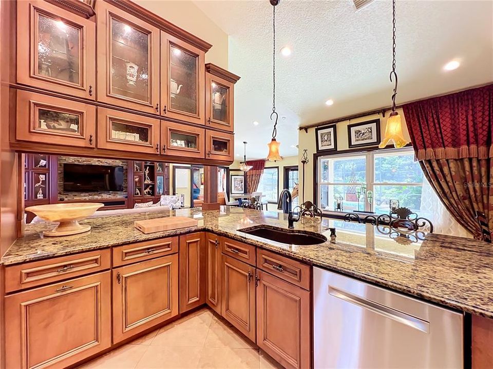 For Sale: $550,000 (3 beds, 2 baths, 1820 Square Feet)
