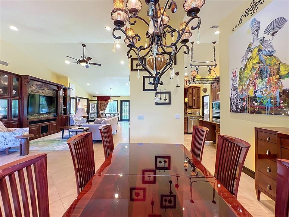 For Sale: $550,000 (3 beds, 2 baths, 1820 Square Feet)