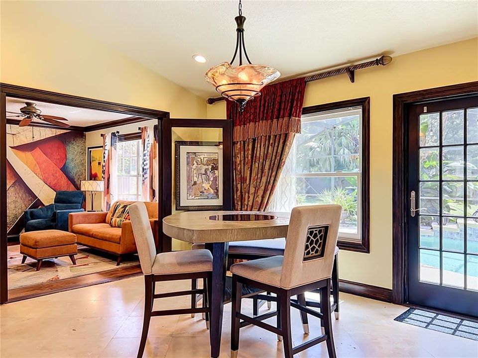 For Sale: $550,000 (3 beds, 2 baths, 1820 Square Feet)