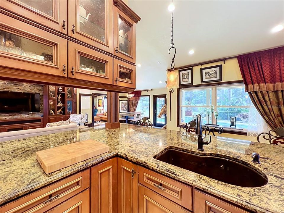For Sale: $550,000 (3 beds, 2 baths, 1820 Square Feet)