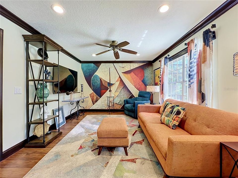 For Sale: $550,000 (3 beds, 2 baths, 1820 Square Feet)