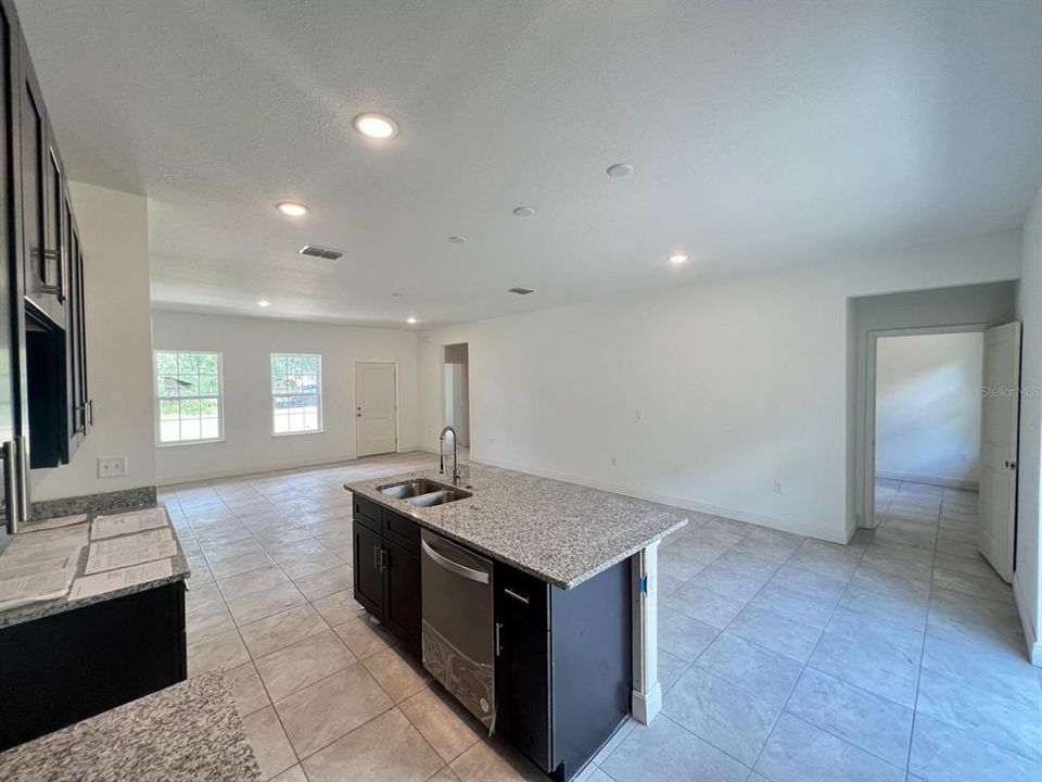 For Sale: $264,990 (4 beds, 2 baths, 1580 Square Feet)