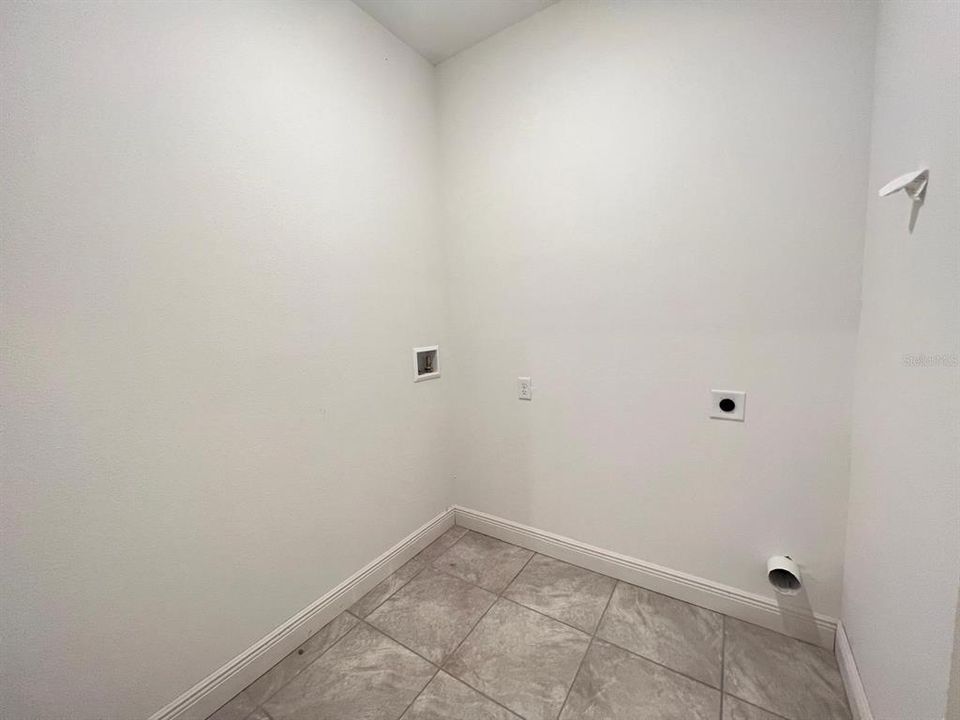 For Sale: $264,990 (4 beds, 2 baths, 1580 Square Feet)
