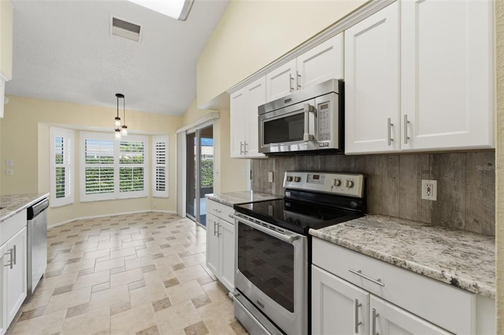 For Sale: $299,900 (2 beds, 2 baths, 1549 Square Feet)