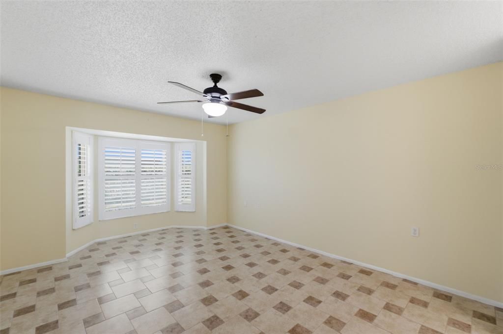 For Sale: $299,900 (2 beds, 2 baths, 1549 Square Feet)