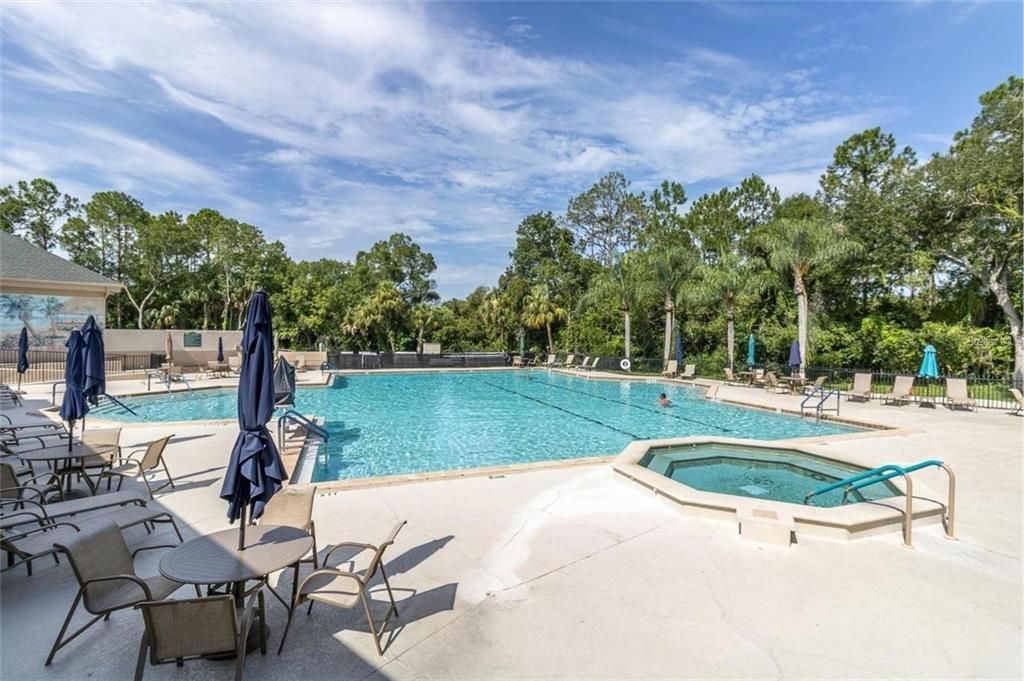 For Sale: $299,900 (2 beds, 2 baths, 1549 Square Feet)