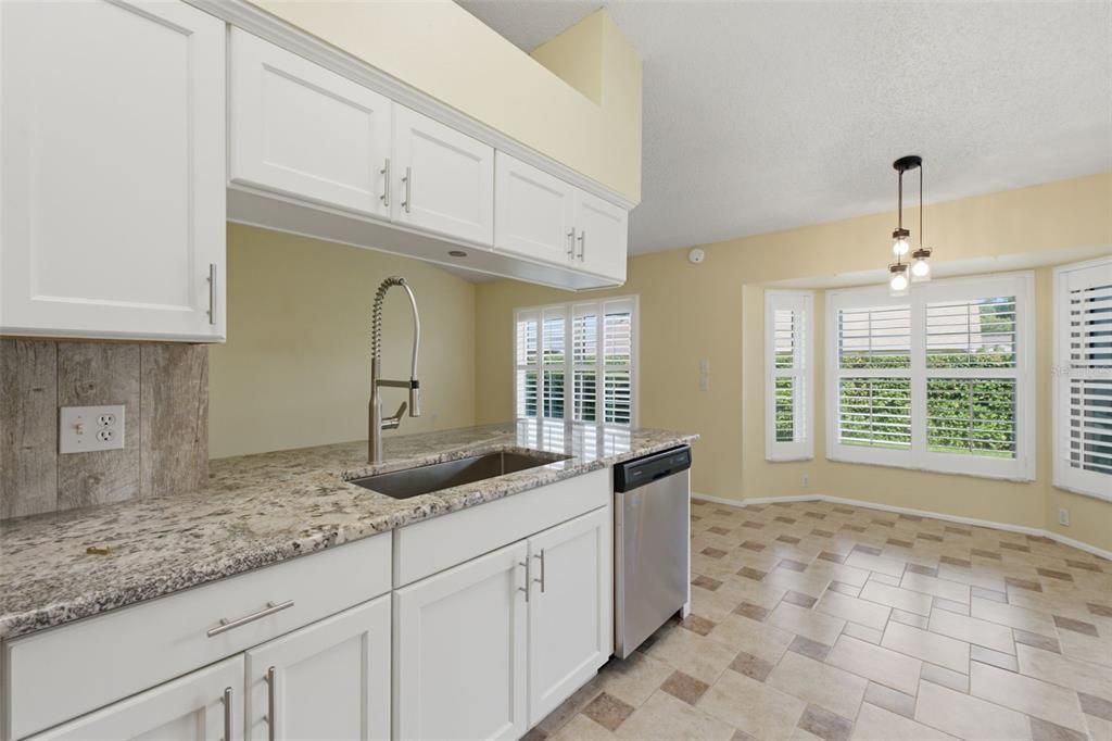 For Sale: $299,900 (2 beds, 2 baths, 1549 Square Feet)