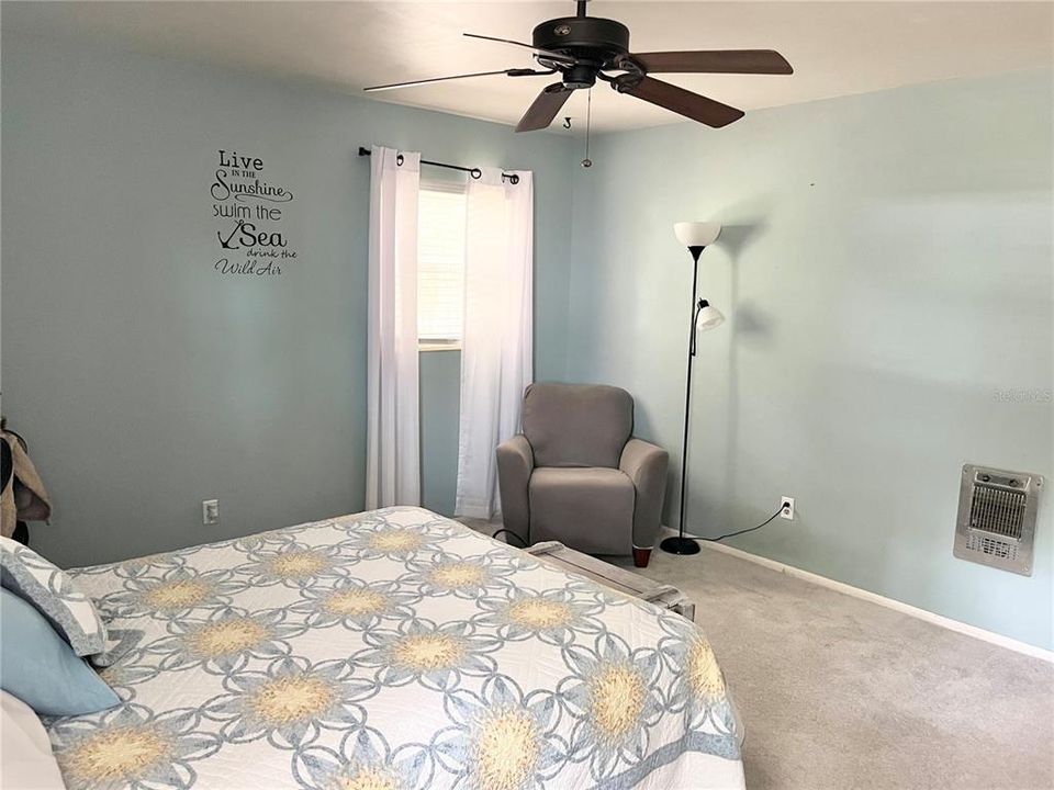 For Sale: $345,000 (4 beds, 2 baths, 1631 Square Feet)