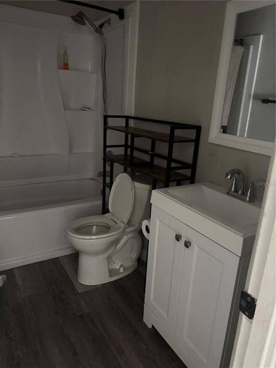 For Sale: $300,000 (4 beds, 1 baths, 1135 Square Feet)