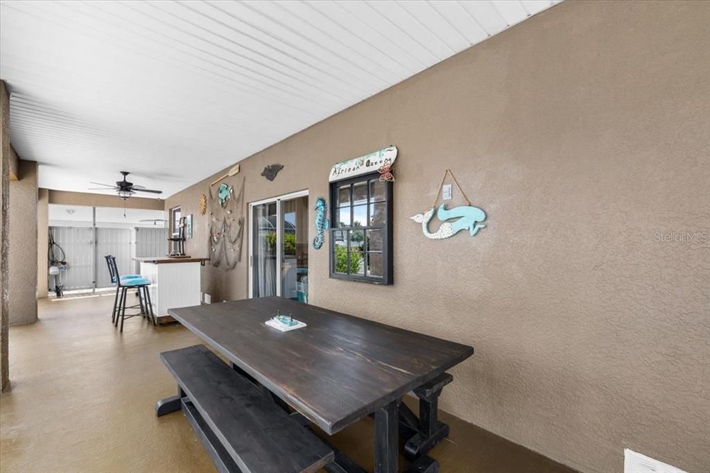 For Sale: $710,000 (3 beds, 2 baths, 1839 Square Feet)