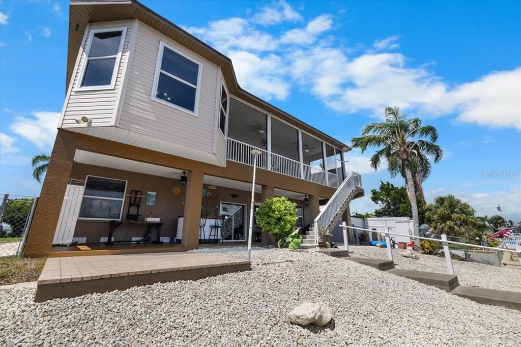 For Sale: $710,000 (3 beds, 2 baths, 1839 Square Feet)