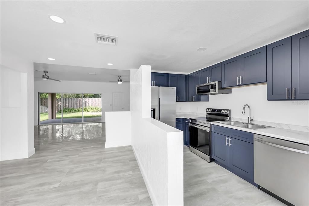 For Sale: $270,000 (2 beds, 2 baths, 1488 Square Feet)