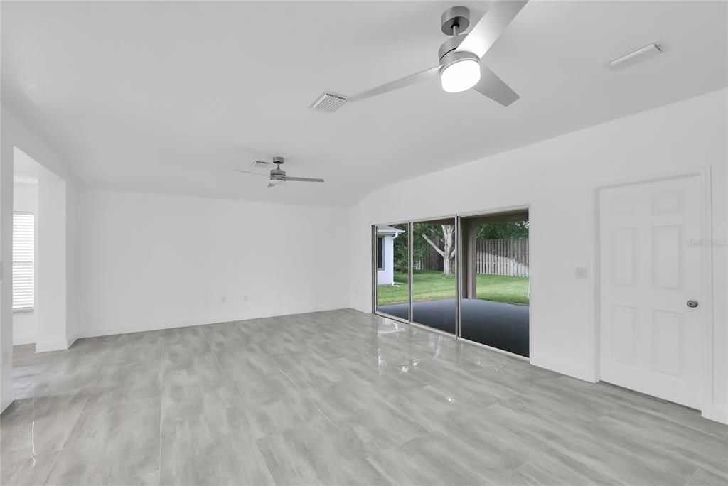 For Sale: $270,000 (2 beds, 2 baths, 1488 Square Feet)
