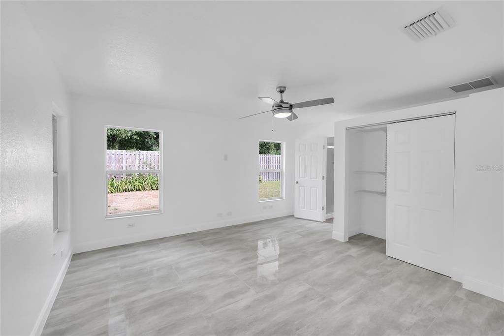 For Sale: $270,000 (2 beds, 2 baths, 1488 Square Feet)