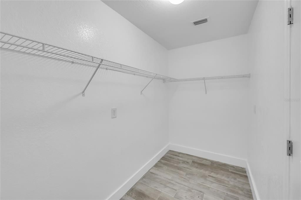 For Sale: $270,000 (2 beds, 2 baths, 1488 Square Feet)