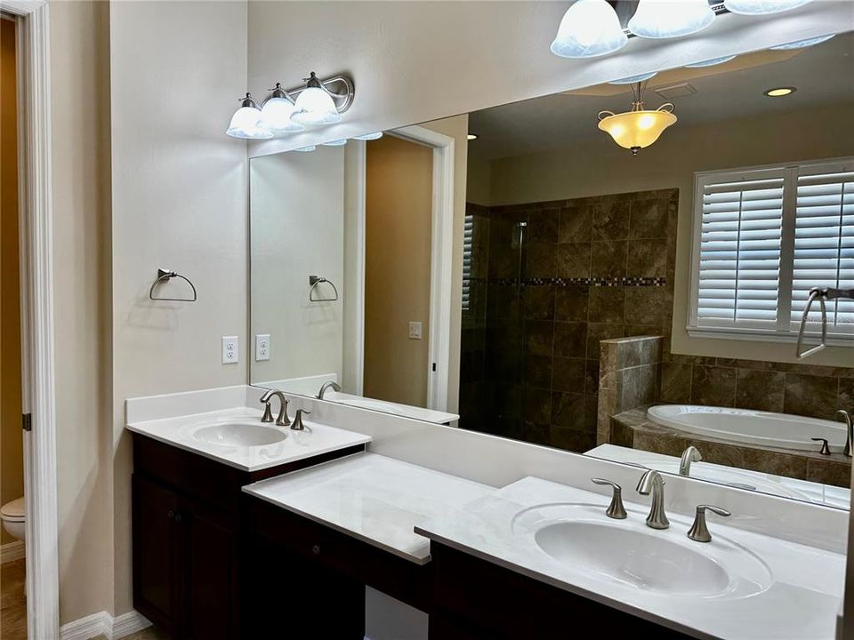 For Rent: $3,600 (3 beds, 2 baths, 1990 Square Feet)
