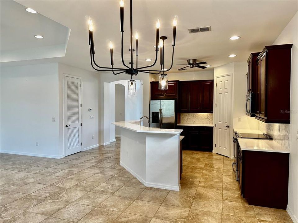 For Rent: $3,600 (3 beds, 2 baths, 1990 Square Feet)