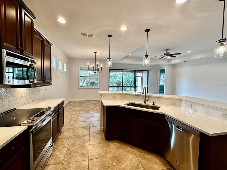 For Rent: $3,600 (3 beds, 2 baths, 1990 Square Feet)