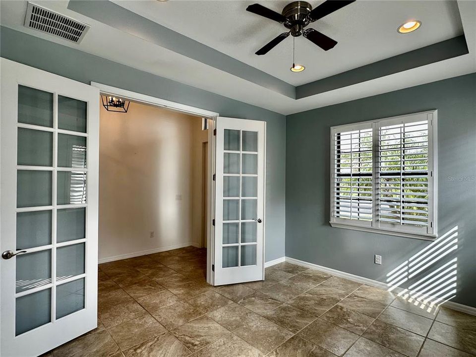 For Rent: $3,600 (3 beds, 2 baths, 1990 Square Feet)