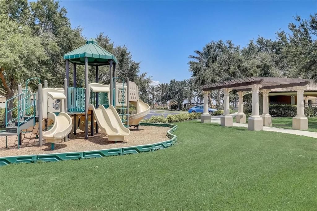 For Rent: $3,600 (3 beds, 2 baths, 1990 Square Feet)