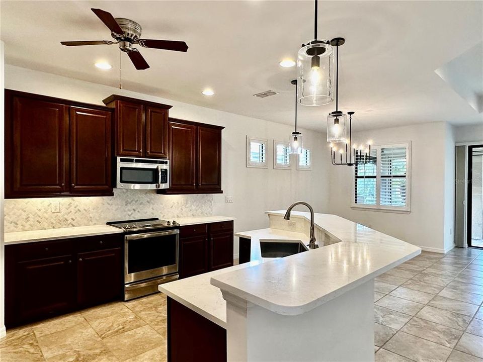 For Rent: $3,600 (3 beds, 2 baths, 1990 Square Feet)
