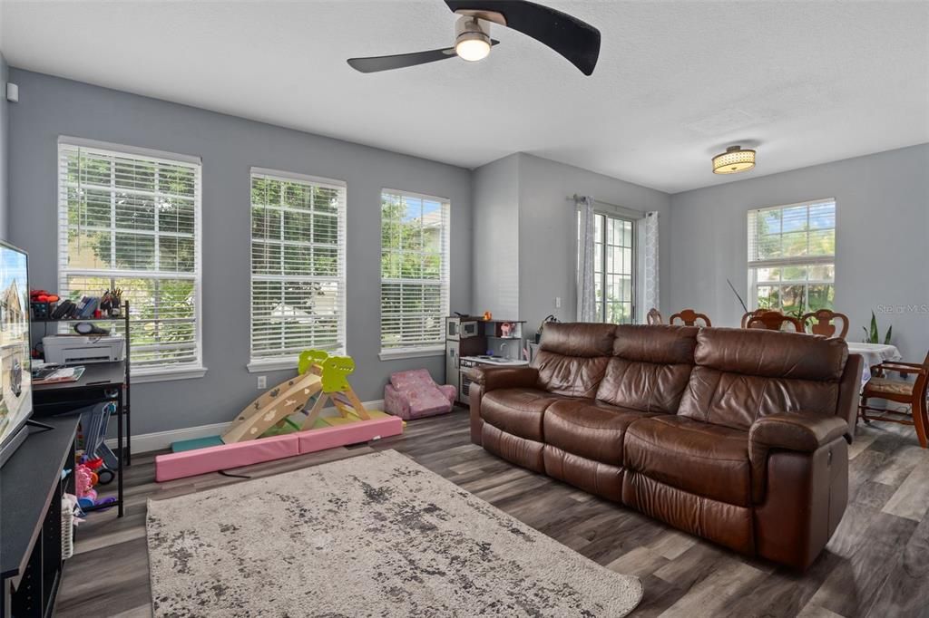 For Sale: $239,999 (3 beds, 2 baths, 1513 Square Feet)