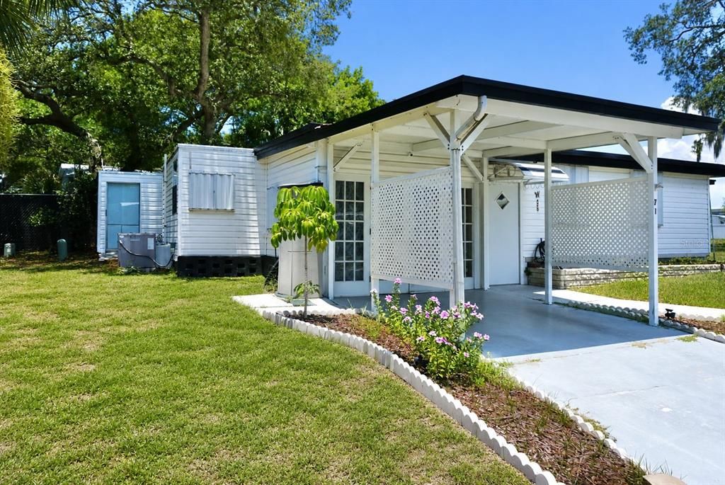 For Sale: $67,500 (2 beds, 1 baths, 834 Square Feet)