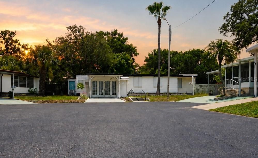 For Sale: $67,500 (2 beds, 1 baths, 834 Square Feet)