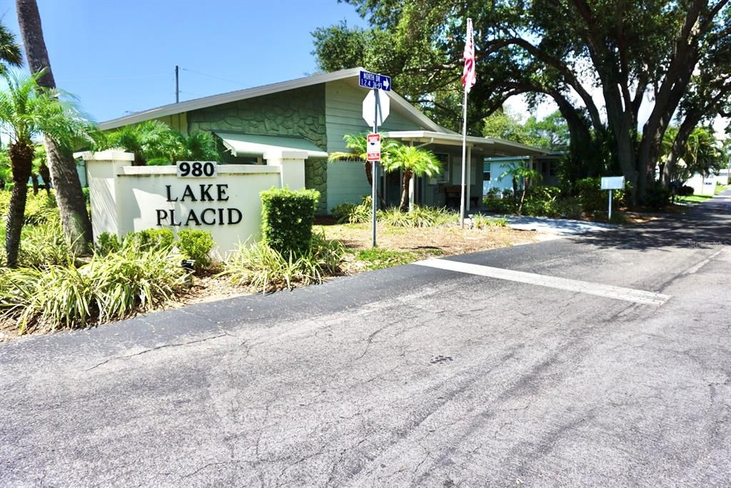 For Sale: $67,500 (2 beds, 1 baths, 834 Square Feet)