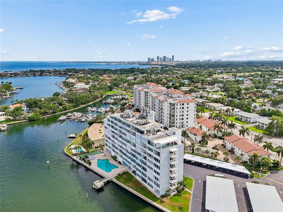 На продажу: $400,000 (2 спален, 2 ванн, 1200 Квадратных фут)