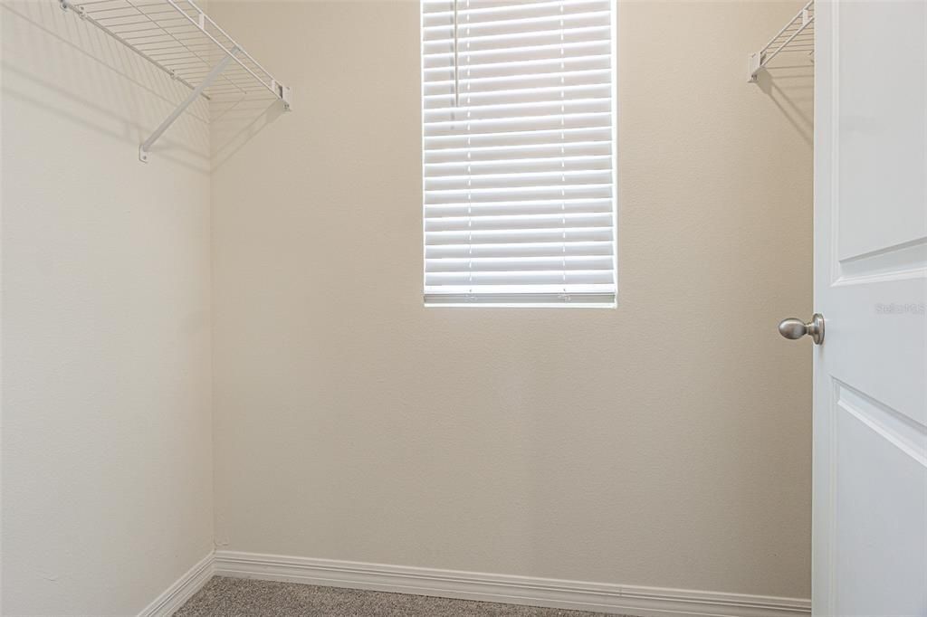 For Sale: $535,000 (5 beds, 3 baths, 2605 Square Feet)