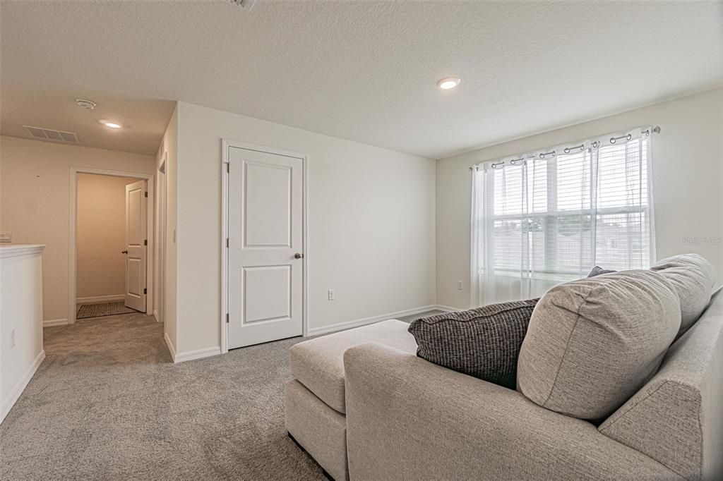 For Sale: $535,000 (5 beds, 3 baths, 2605 Square Feet)