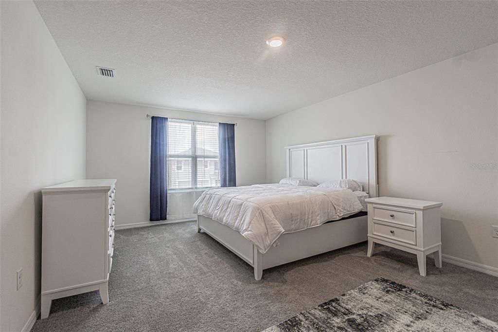 For Sale: $535,000 (5 beds, 3 baths, 2605 Square Feet)