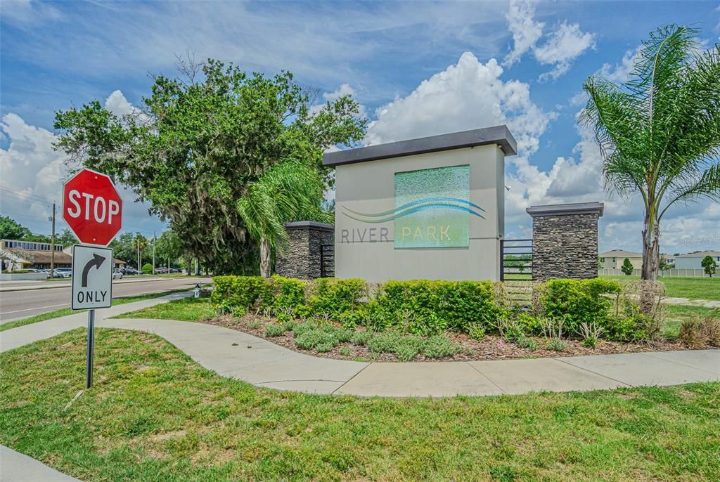 For Sale: $535,000 (5 beds, 3 baths, 2605 Square Feet)