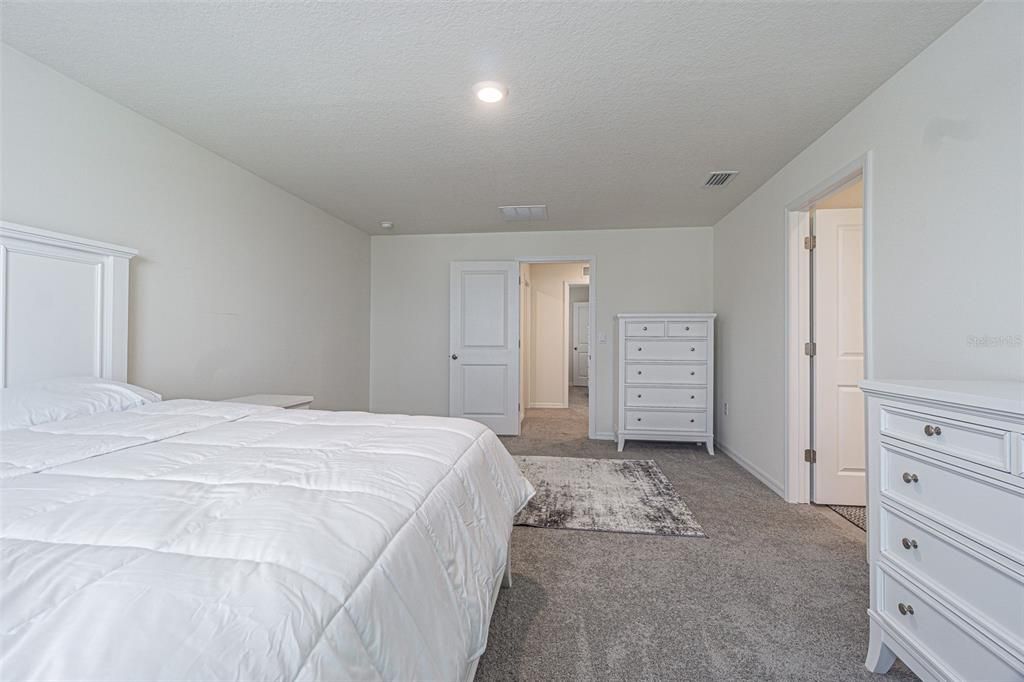 For Sale: $535,000 (5 beds, 3 baths, 2605 Square Feet)