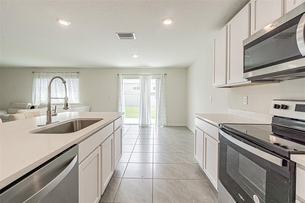 For Sale: $535,000 (5 beds, 3 baths, 2605 Square Feet)
