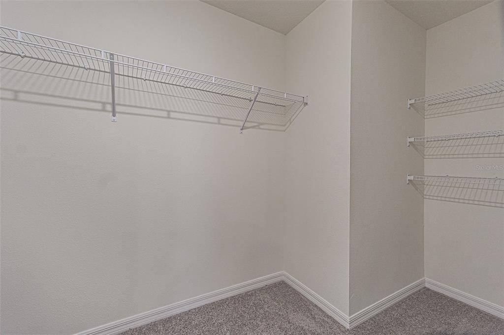 For Sale: $535,000 (5 beds, 3 baths, 2605 Square Feet)
