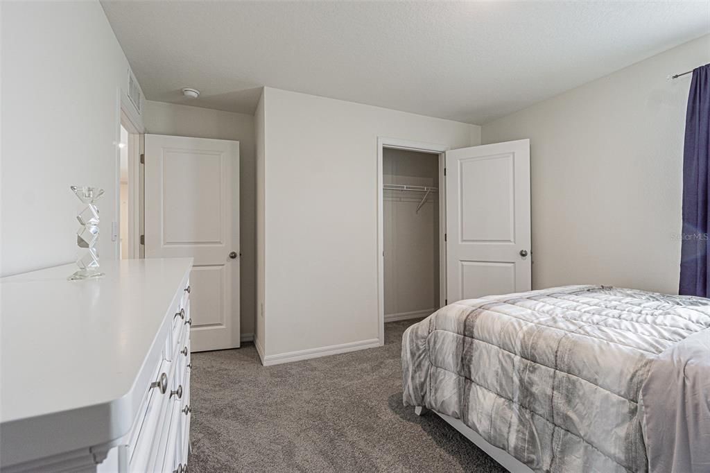 For Sale: $535,000 (5 beds, 3 baths, 2605 Square Feet)