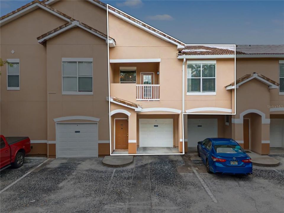 For Sale: $134,900 (1 beds, 1 baths, 951 Square Feet)