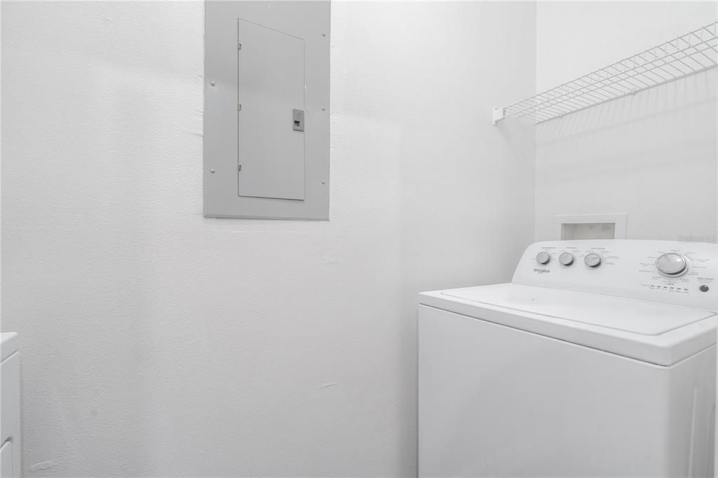 For Sale: $134,900 (1 beds, 1 baths, 951 Square Feet)