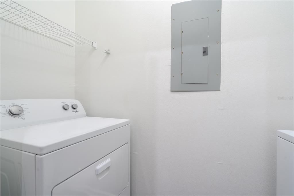 For Sale: $134,900 (1 beds, 1 baths, 951 Square Feet)